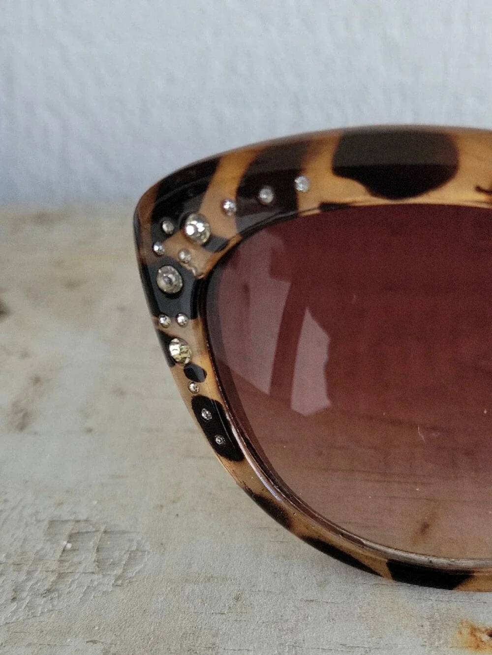 Juicy Couture Tortoise Cat Eye Sunglasses with Gold Temples Rhinestones